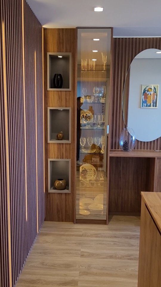 Cristaleira e painel de jantar — projeto Casa Porto